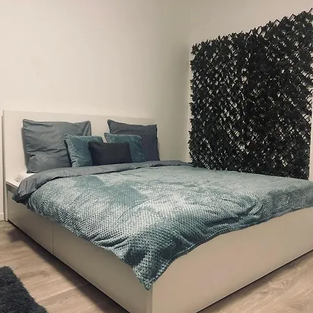 Happy Place Idylic Heaven דירה